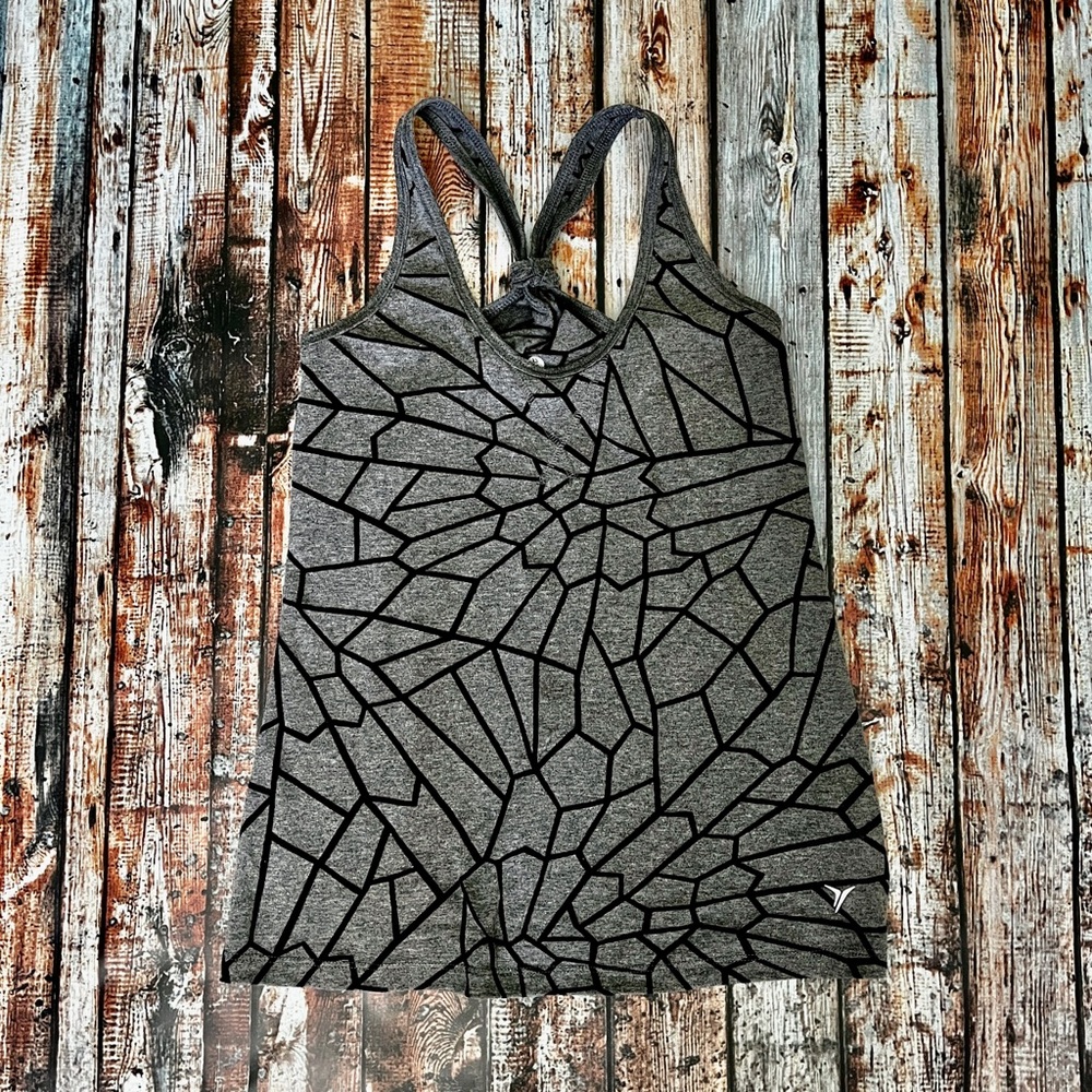 Old Navy Gray Geometric Women's Athletic Top